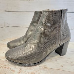 Esseutesse snakeskin embossed ankle boots
